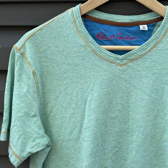 Robert Graham T-Shirt Size Medium Classic Fit V-Neck Green Short Sleeve Men's - Picture 2 of 8